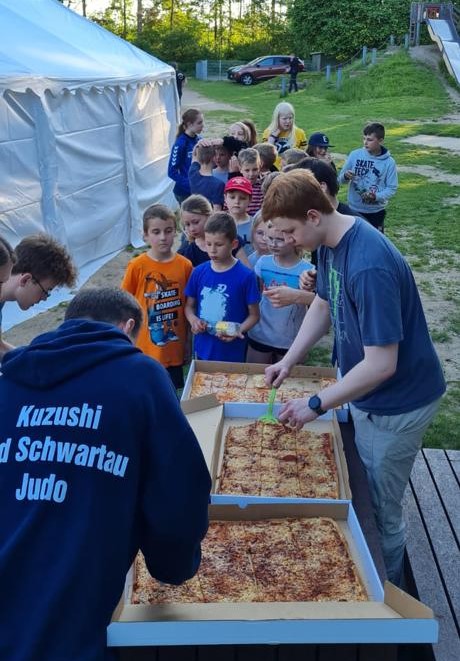 Pizza-Essen Zeltlager 2022